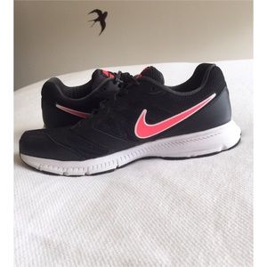 Nike Downshifter 6